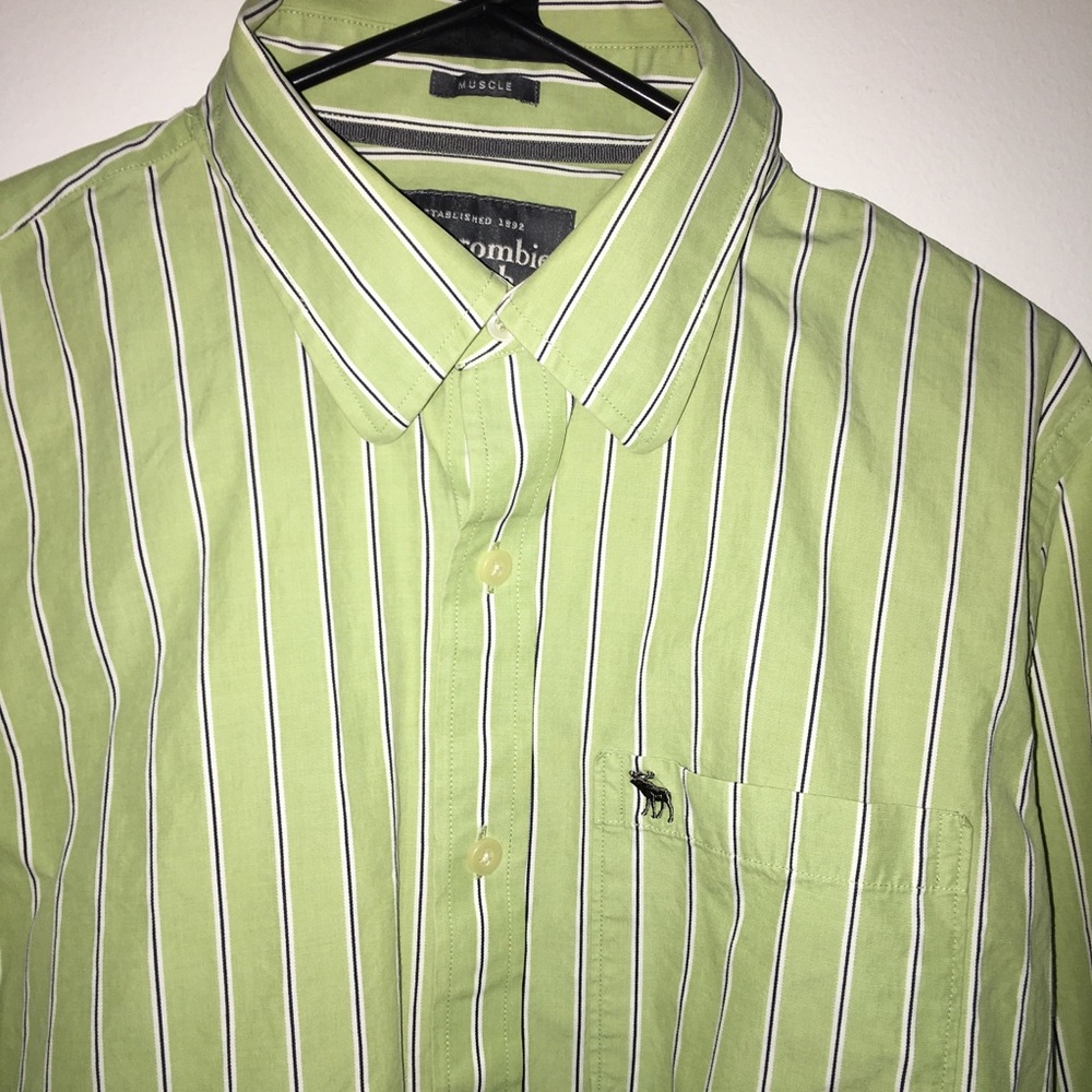 A&F Casual Button Down Shirt in EUC